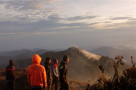 Tantangan dan Kesulitan dalam Pendakian Gunung Wisata Alam Gunung Tilu